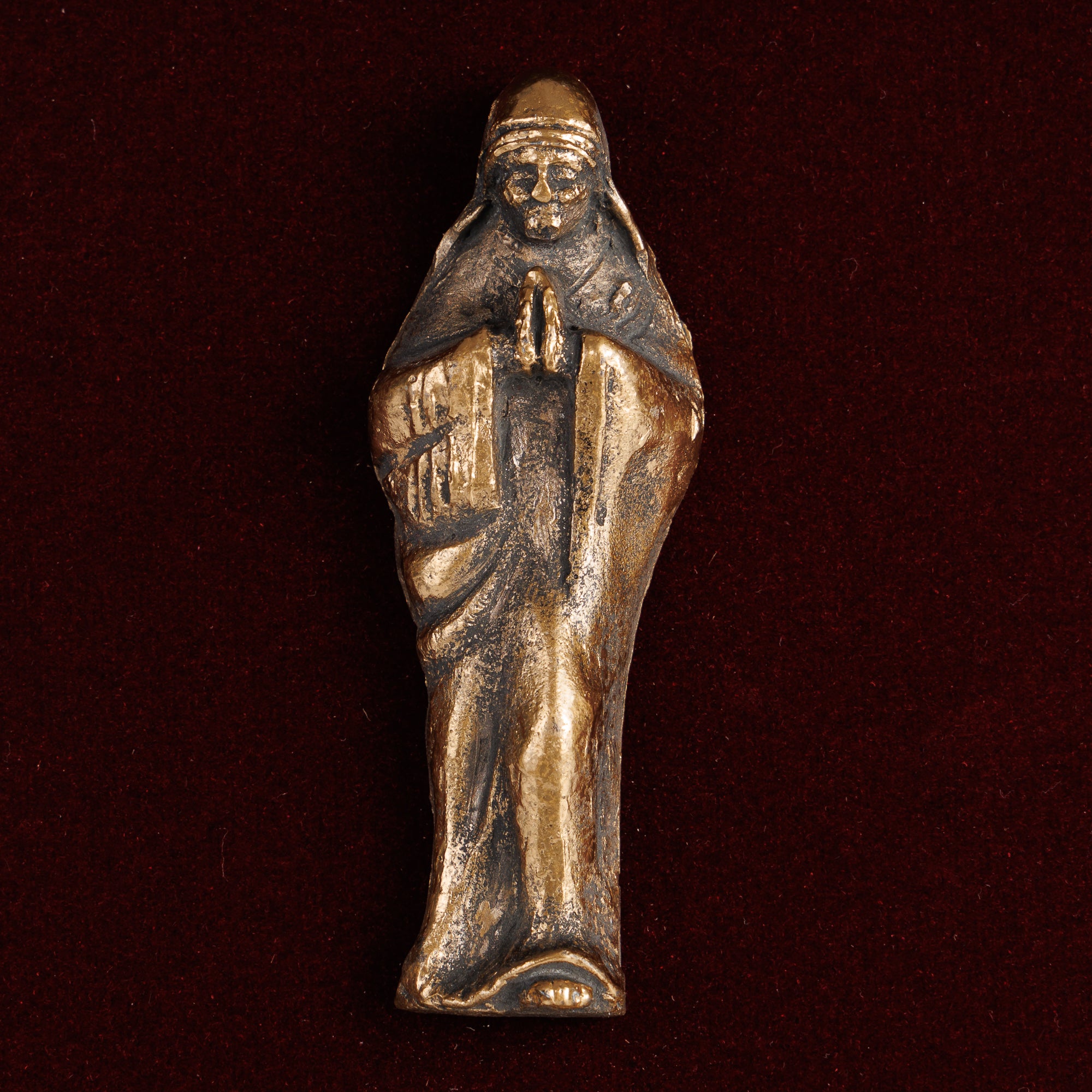 Mother Teresa Figurine - A Symbol of Compassion and Humanity
