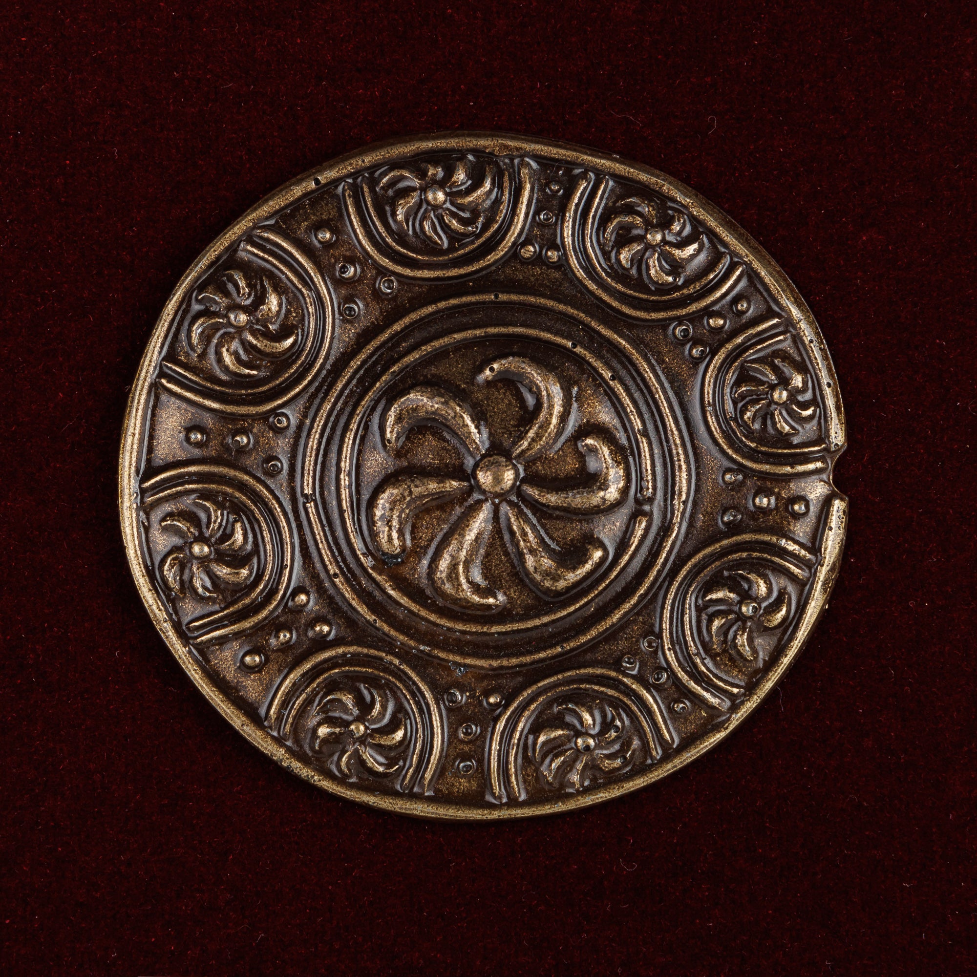 Symbol of Eternity – Ancient Macedonian Shield-Velvet box-zoomed-element